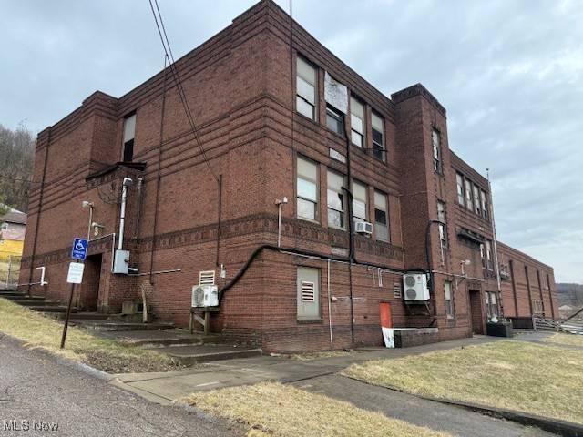 Weirton, WV 26062,2850 Weir Avenue AVE