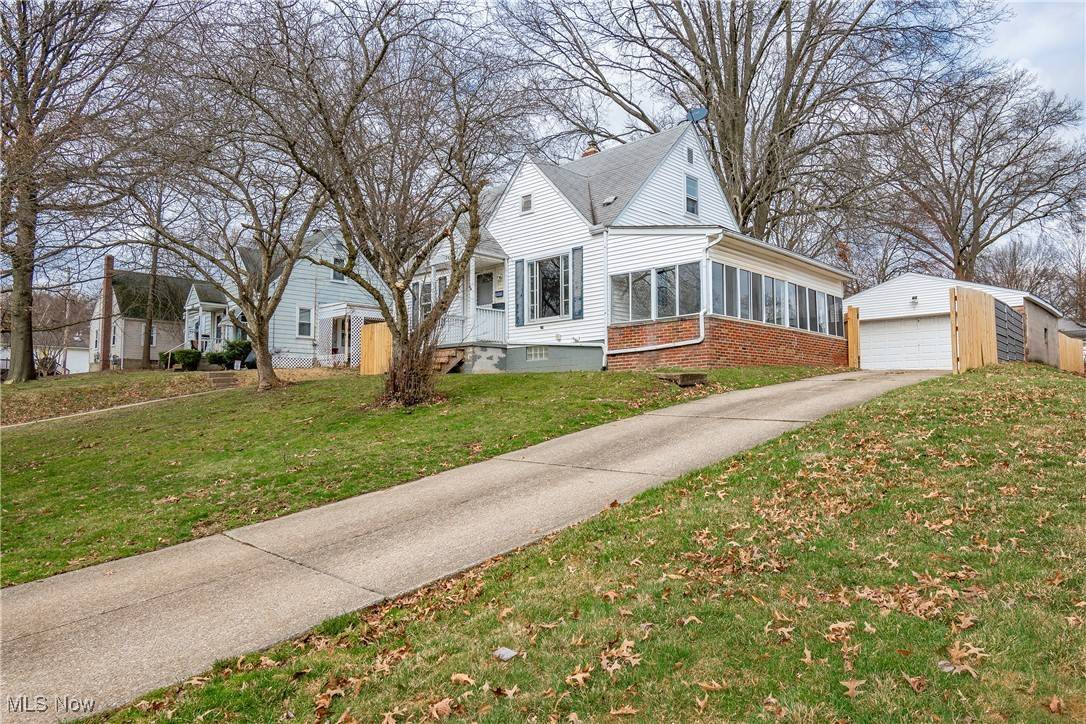 Akron, OH 44305,2459 Newton ST