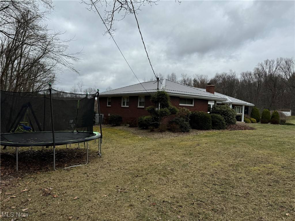 East Palestine, OH 44413,737 Moore LN
