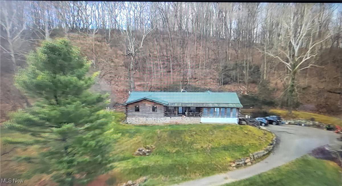 Waterford, OH 45786,150 Lois LN