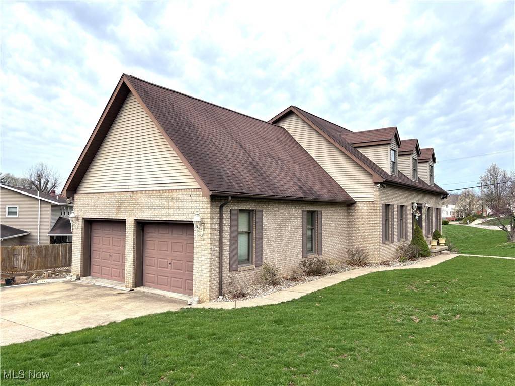 St. Clairsville, OH 43950,100 Pinecrest DR
