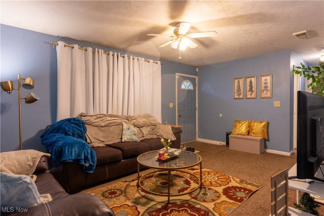 Akron, OH 44305,932 Cree AVE