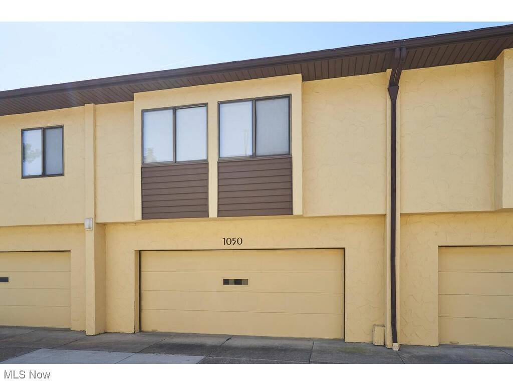 Akron, OH 44313,1050 Hampton Ridge DR