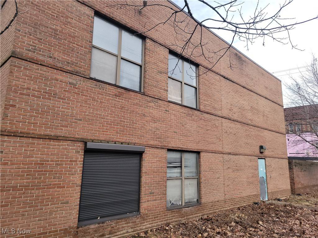 Cleveland, OH 44103,7020 Superior AVE