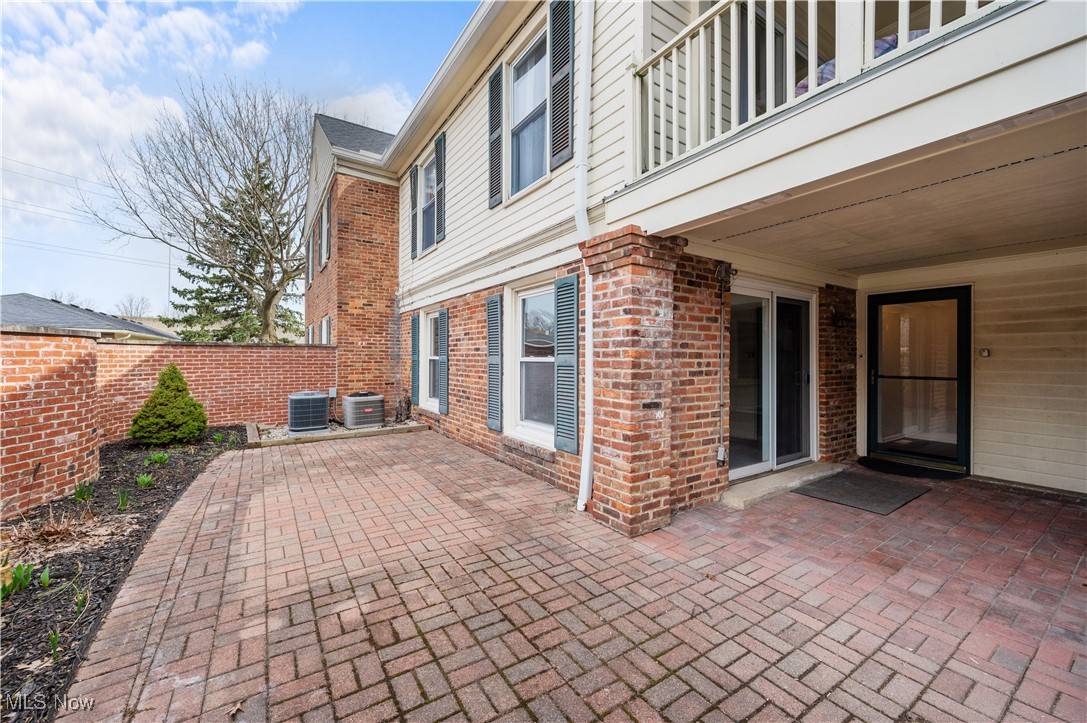 Lyndhurst, OH 44124,2101 Glouchester DR