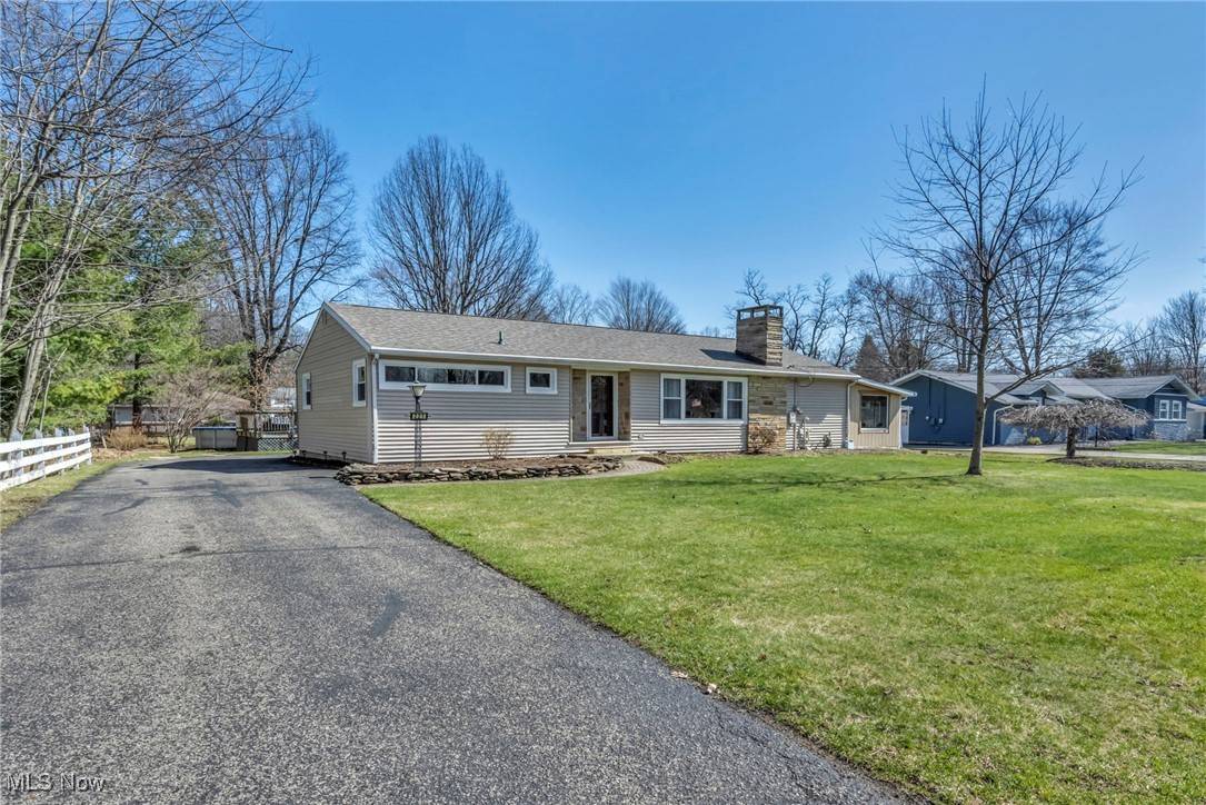 Geneva, OH 44041,221 Pepperidge DR