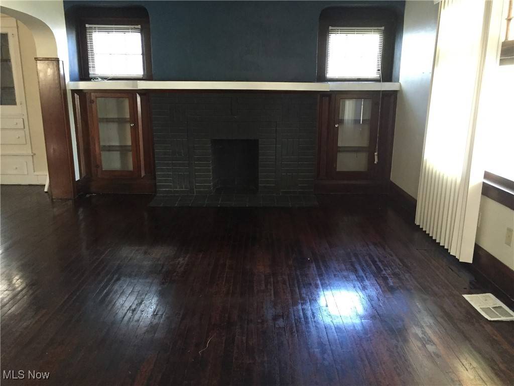 Parma, OH 44129,7911 Snow RD