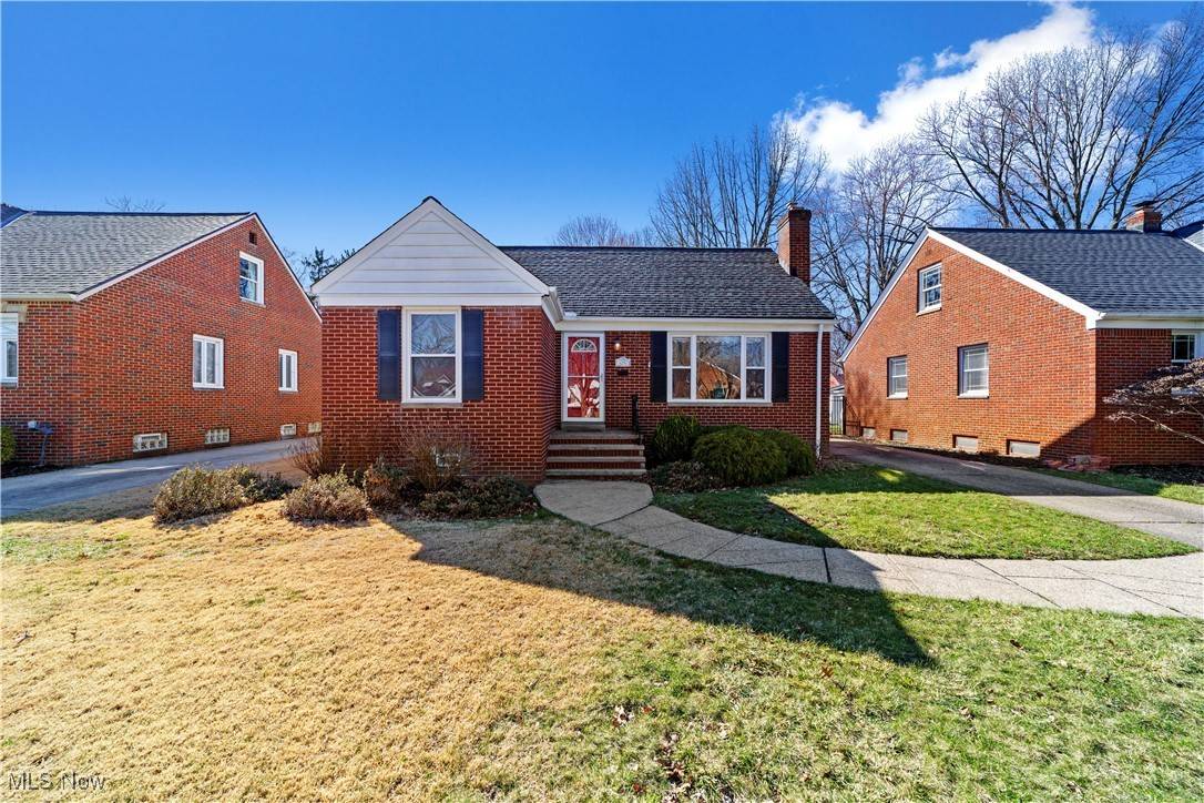 Fairview Park, OH 44126,4290 W 215th ST