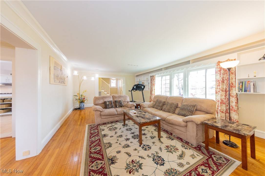 Shaker Heights, OH 44120,3084 Woodbury RD