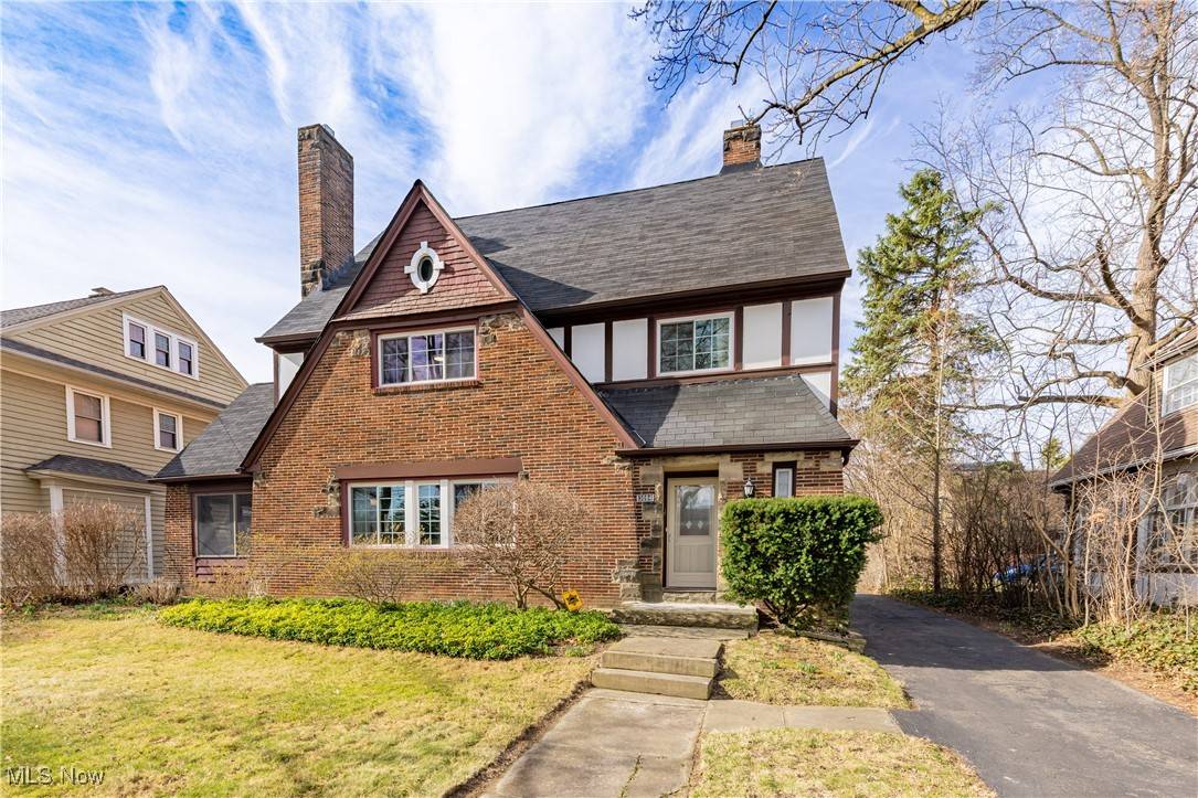 Shaker Heights, OH 44120,3084 Woodbury RD