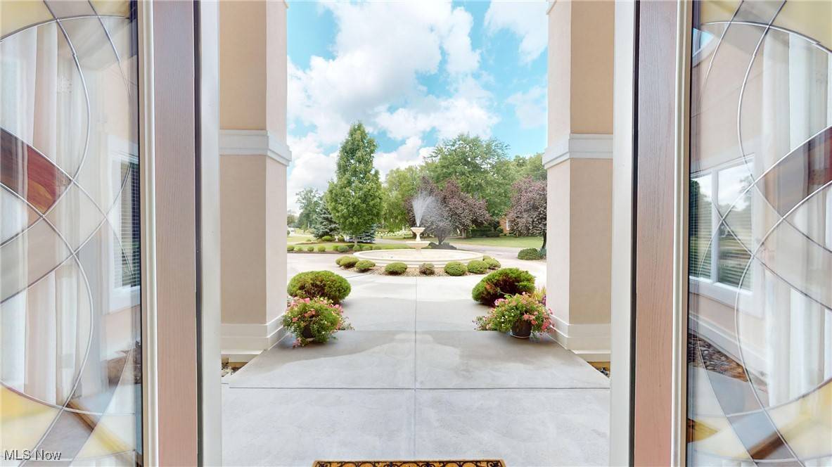 Aurora, OH 44202,460 Berwick CIR