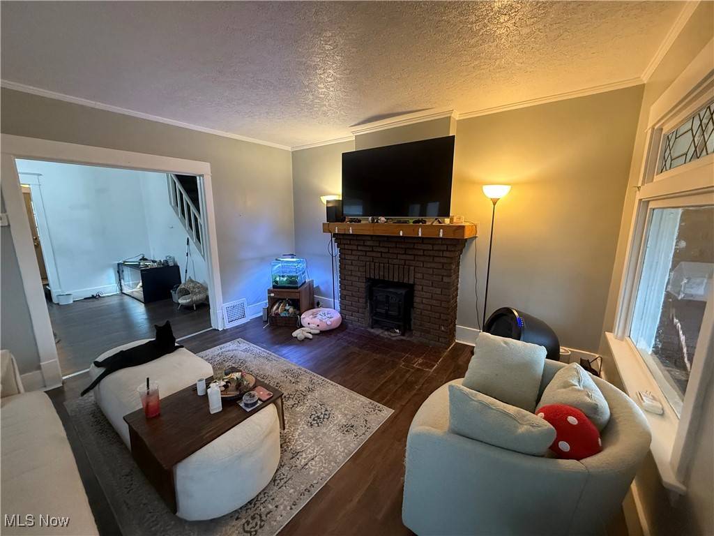 Hubbard, OH 44425,160 Hager ST