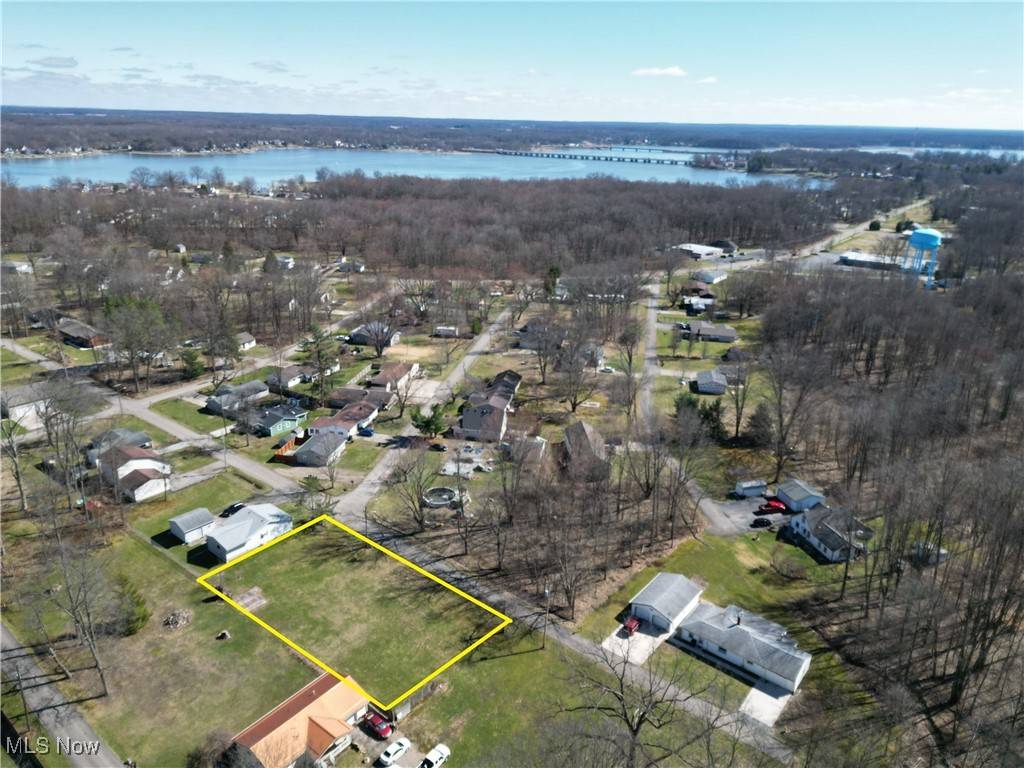 Lake Milton, OH 44429,17972 Davis RD