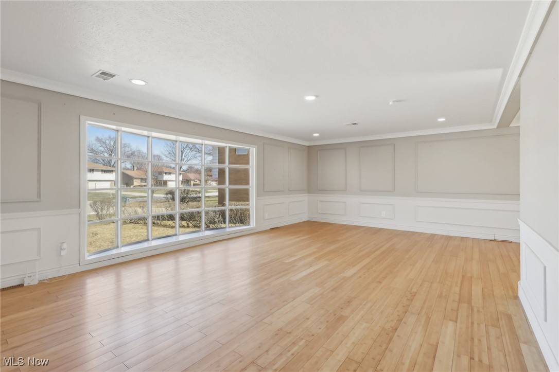 Cleveland, OH 44130,13689 Pineview CT