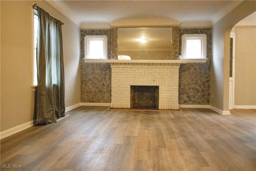 Euclid, OH 44123,254 E 211th ST