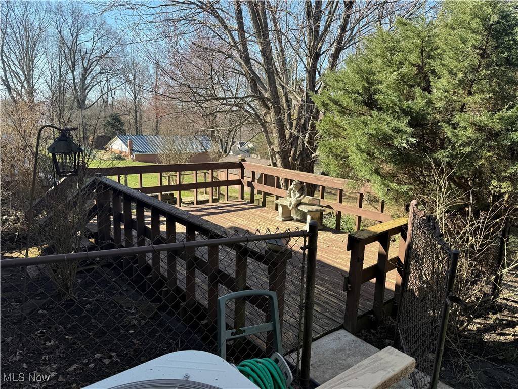 Minerva, OH 44657,108 S Hilltop DR