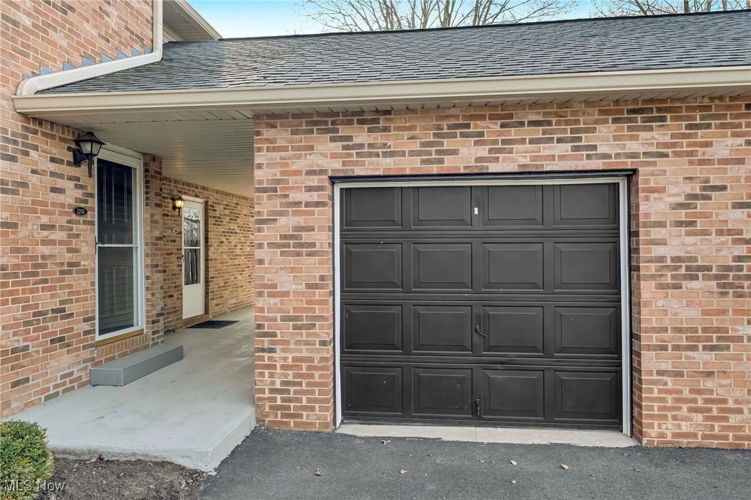 North Canton, OH 44720,1210 W Maple ST