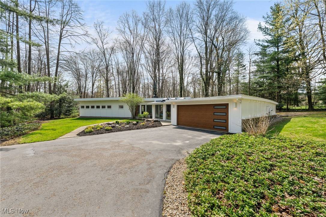 Chagrin Falls, OH 44022,15883 Sylvan RD