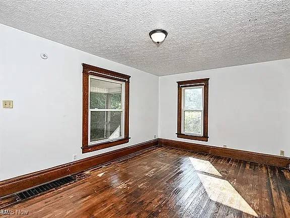 Akron, OH 44301,1362 Getz ST