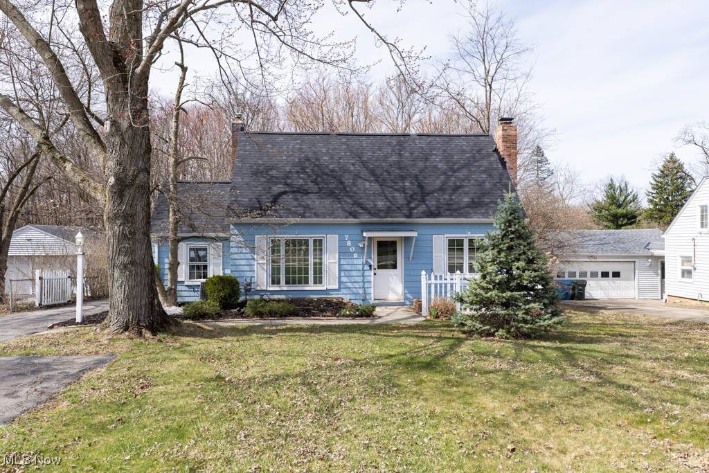 Olmsted Falls, OH 44138,7806 Lewis RD