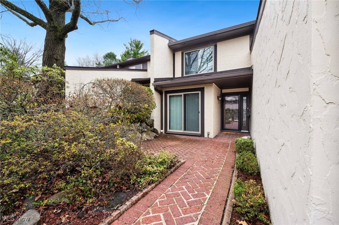 Fairlawn, OH 44333,1011 Bunker DR #101
