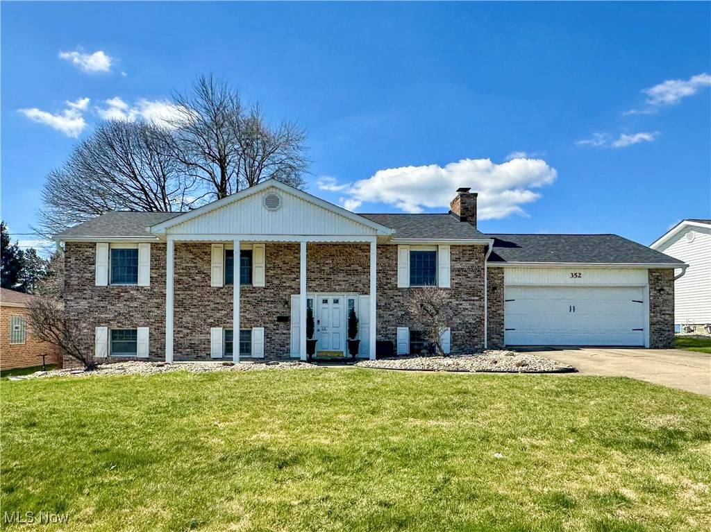 Niles, OH 44446,352 N Rhodes AVE