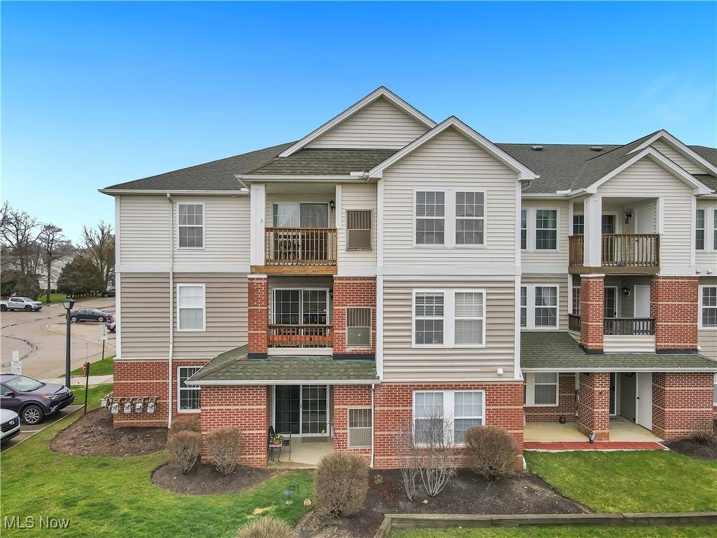 Olmsted Falls, OH 44138,23003 Chandlers LN #339