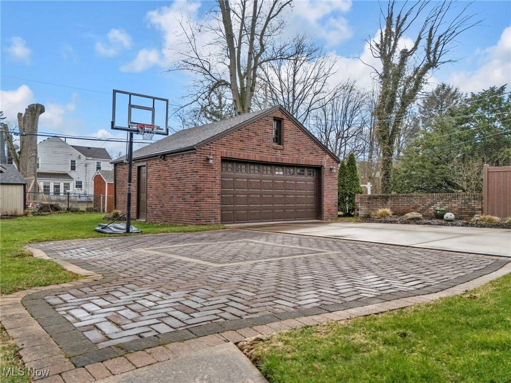 Canton, OH 44709,210 35th ST NW