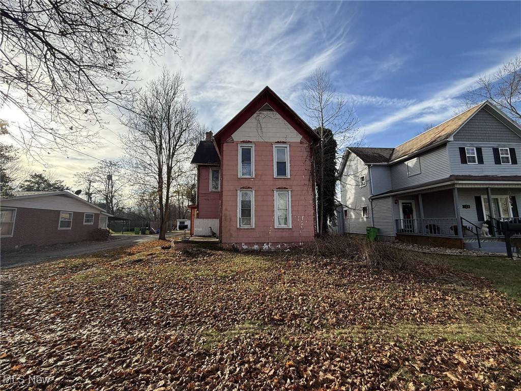 Uhrichsville, OH 44683,618 Parrish ST