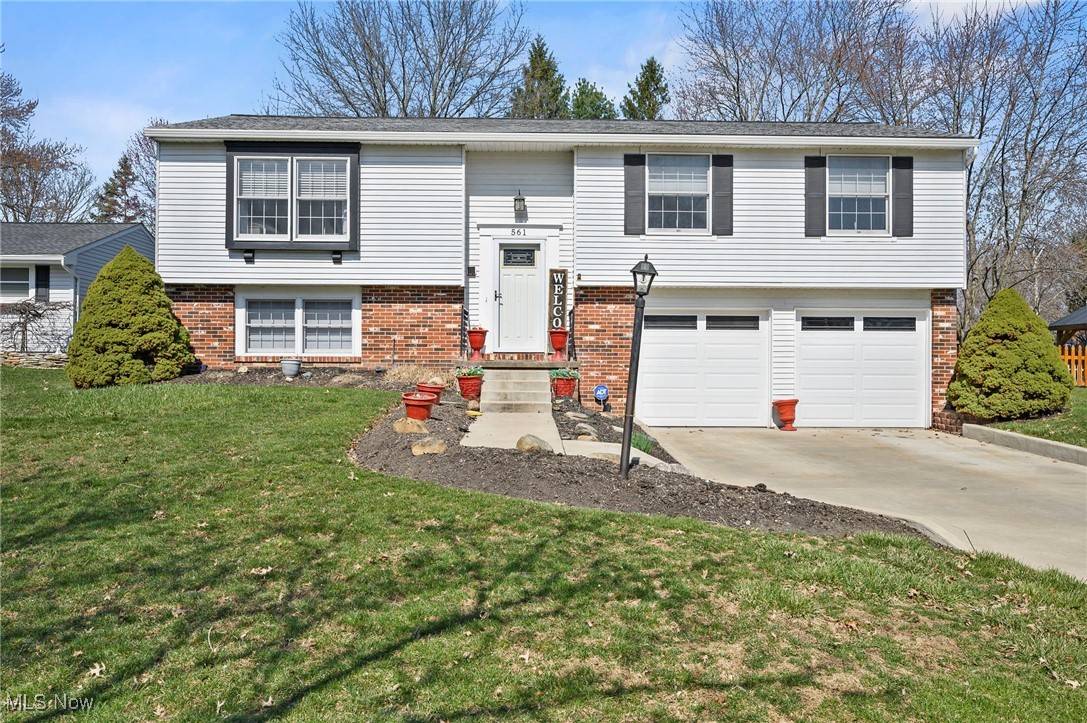 Medina, OH 44256,561 Falling Oaks DR