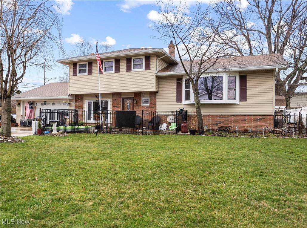 Avon Lake, OH 44012,178 Beachwood AVE
