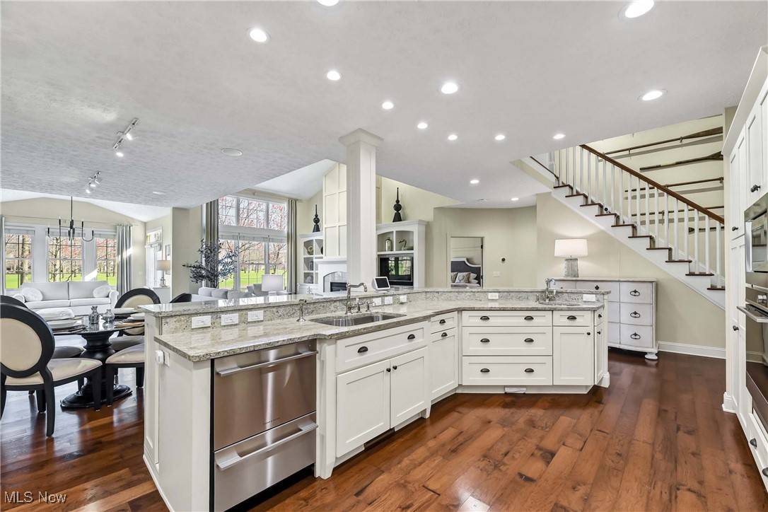 Avon Lake, OH 44012,533 Bay Hill DR