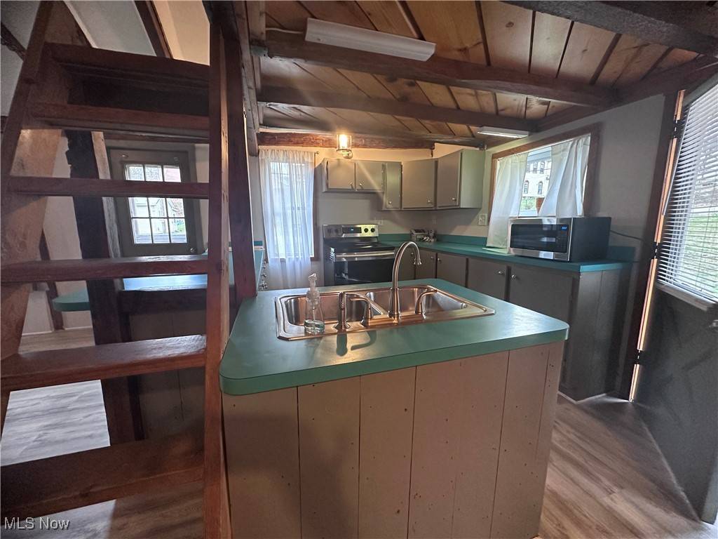 Garrettsville, OH 44231,8217 Center ST