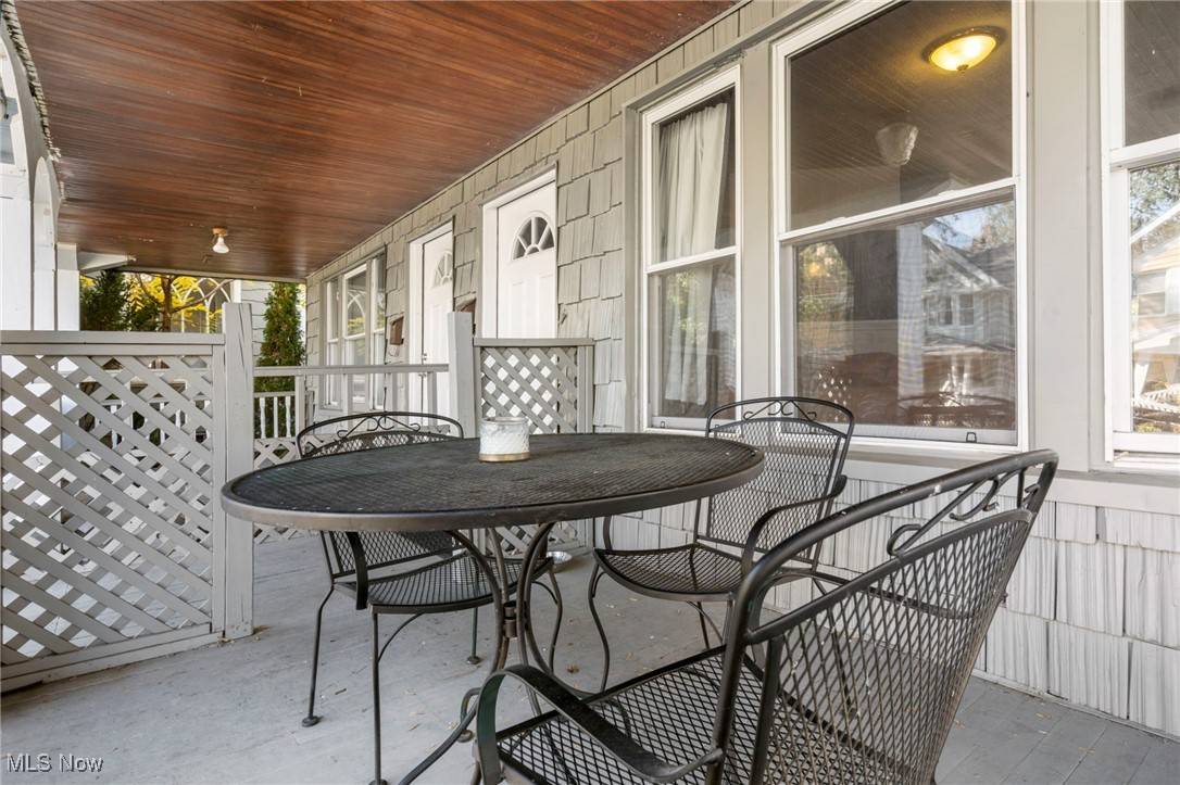 Lakewood, OH 44107,1346 Thoreau RD