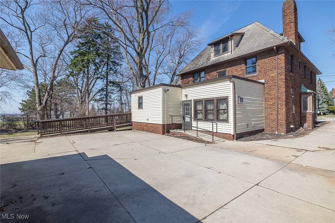 Garfield Heights, OH 44125,10000 Granger RD