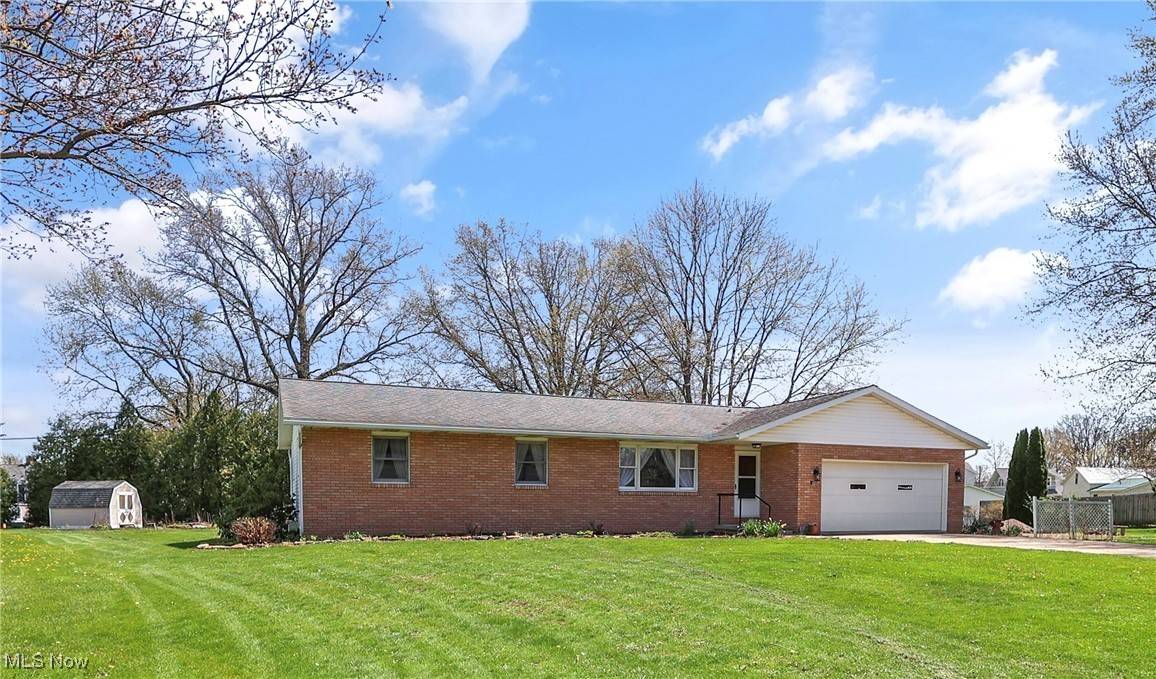 Smithville, OH 44677,182 Fairlawn AVE