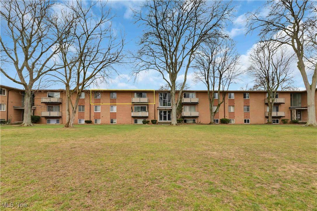 Rocky River, OH 44116,22091 River Oaks DR #C9