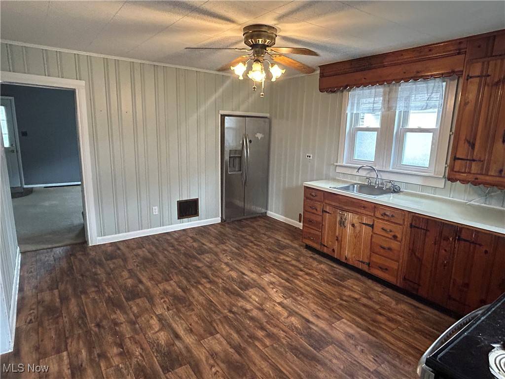 Coshocton, OH 43812,418 8th