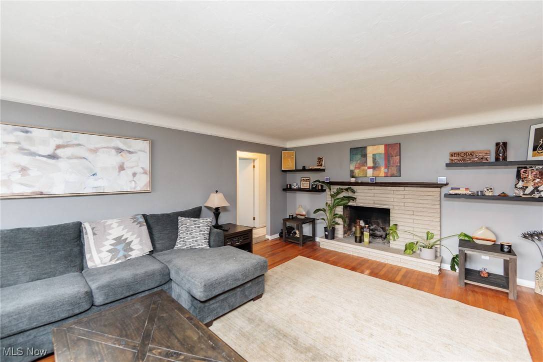 Bay Village, OH 44140,422 Bradley RD