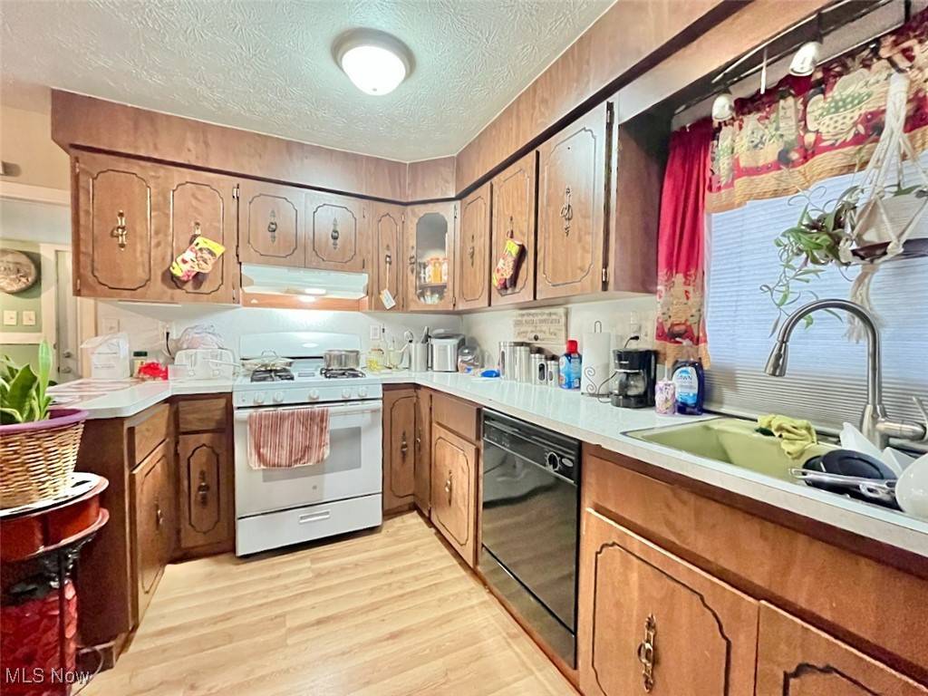 Cleveland, OH 44144,5717 Archmere AVE