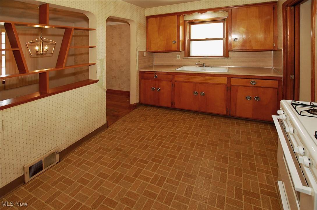 Garfield Heights, OH 44125,12120 Orme RD