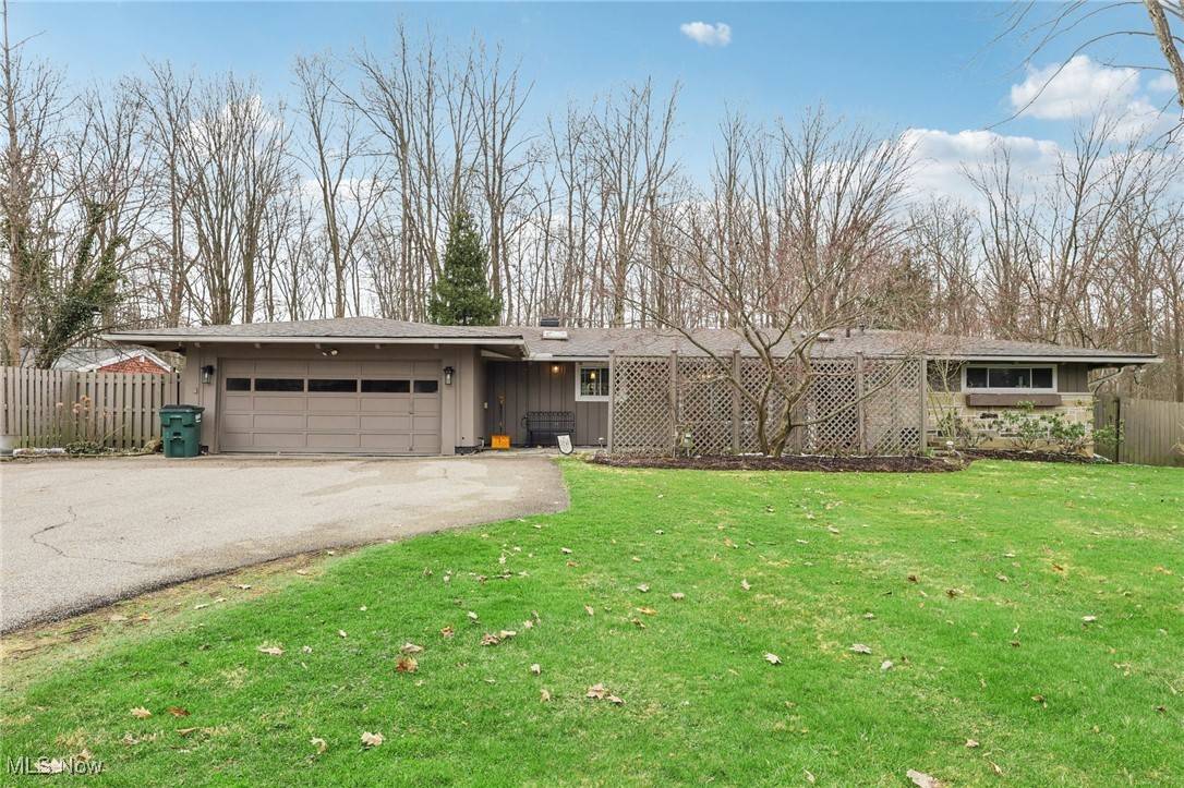 Chagrin Falls, OH 44022,812 Bell RD