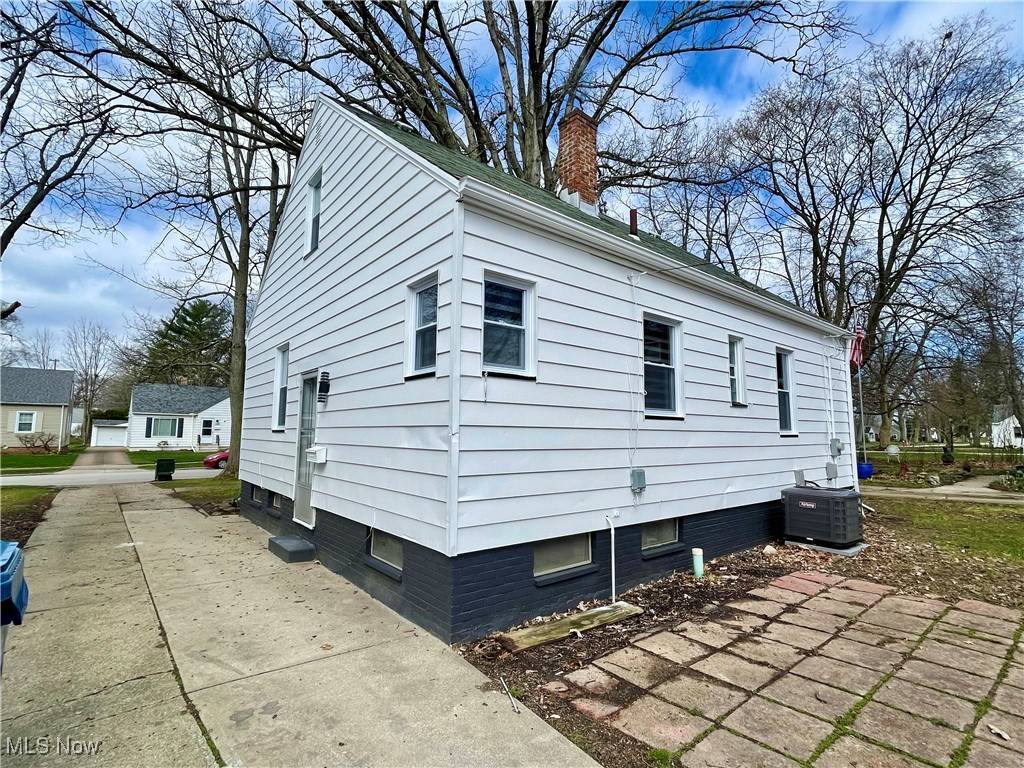 Fairview Park, OH 44126,4019 W 226th ST