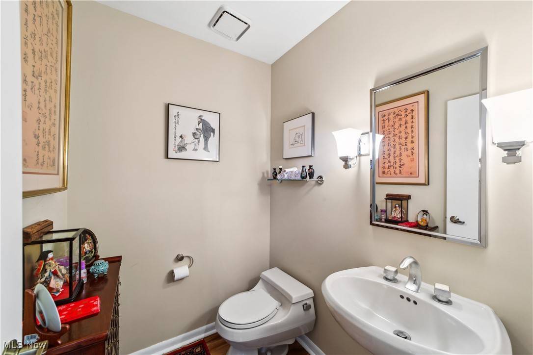 Beachwood, OH 44122,4 Stratford CT