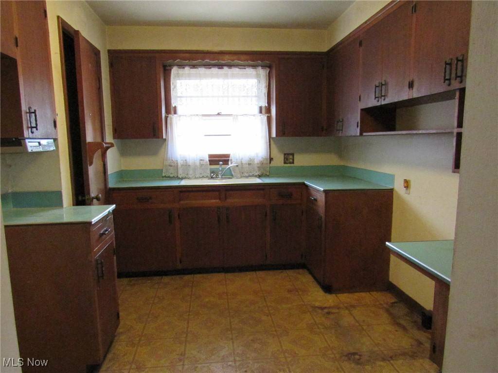 Ashtabula, OH 44004,2544 W 9th ST