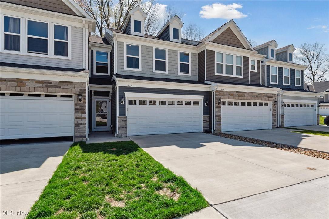 Westlake, OH 44145,857 S Greenway DR