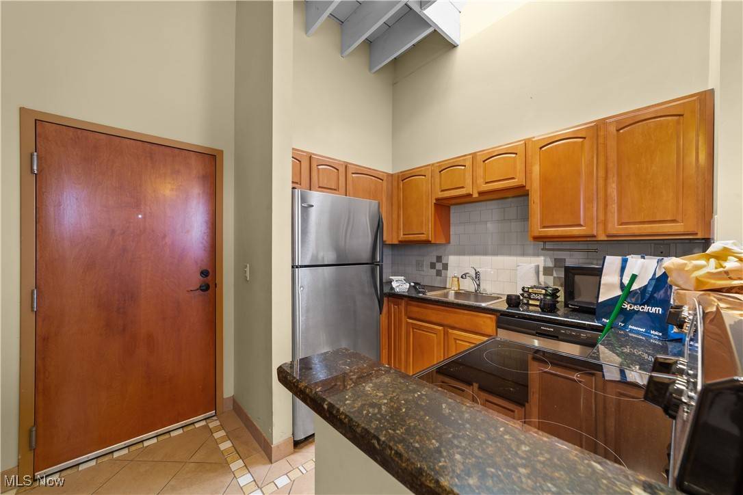 Cleveland Heights, OH 44118,2800 Mayfield RD