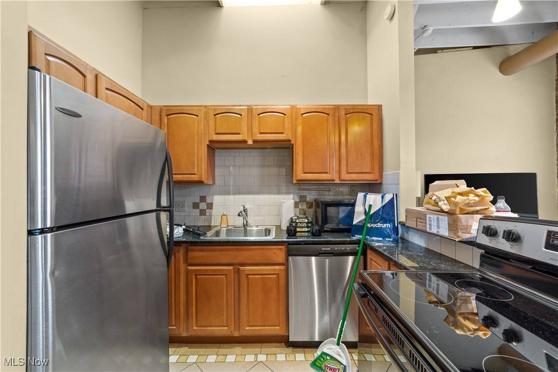 Cleveland Heights, OH 44118,2800 Mayfield RD