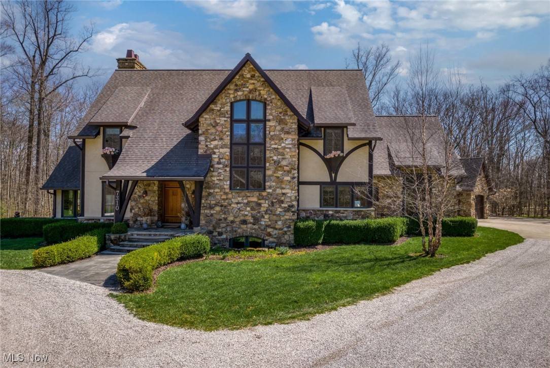 Hudson, OH 44236,7310 Valley View RD