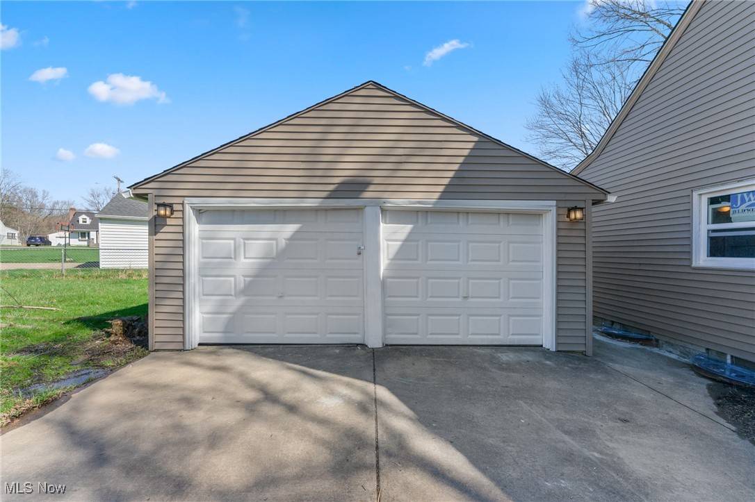 Youngstown, OH 44511,2117 Coleman DR